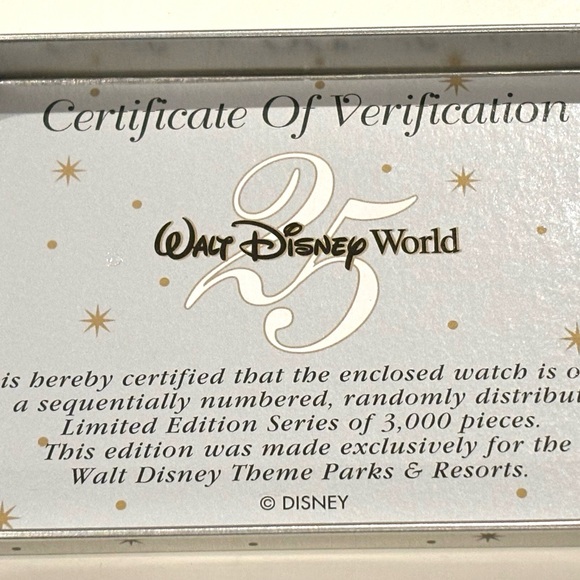 VINTAGE WALT DISNEY WORLD 25TH ANNIVERSARY WRISTWATCH NEW IN BOX WITH CERT - Picture 6 of 6